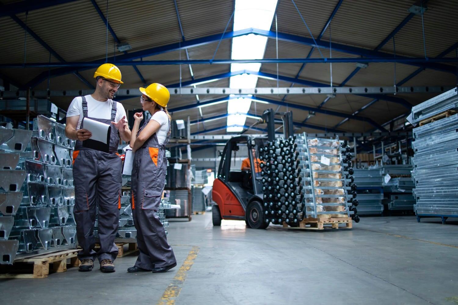 material handling equipment used in warehouse
